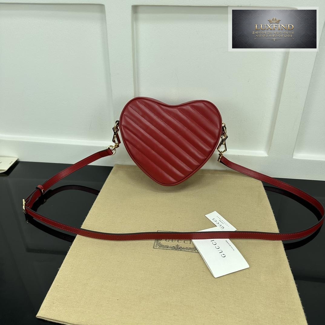 Gucci Interlocking GG Mini Heart Shoulder