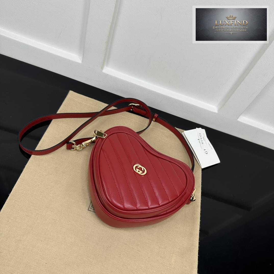 Gucci Interlocking GG Mini Heart Shoulder