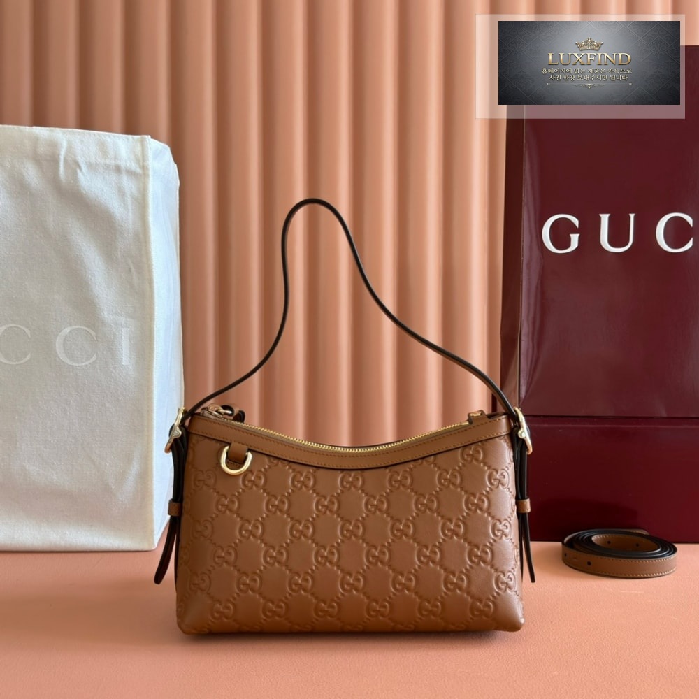 Gucci GG Emblem Shoulder
