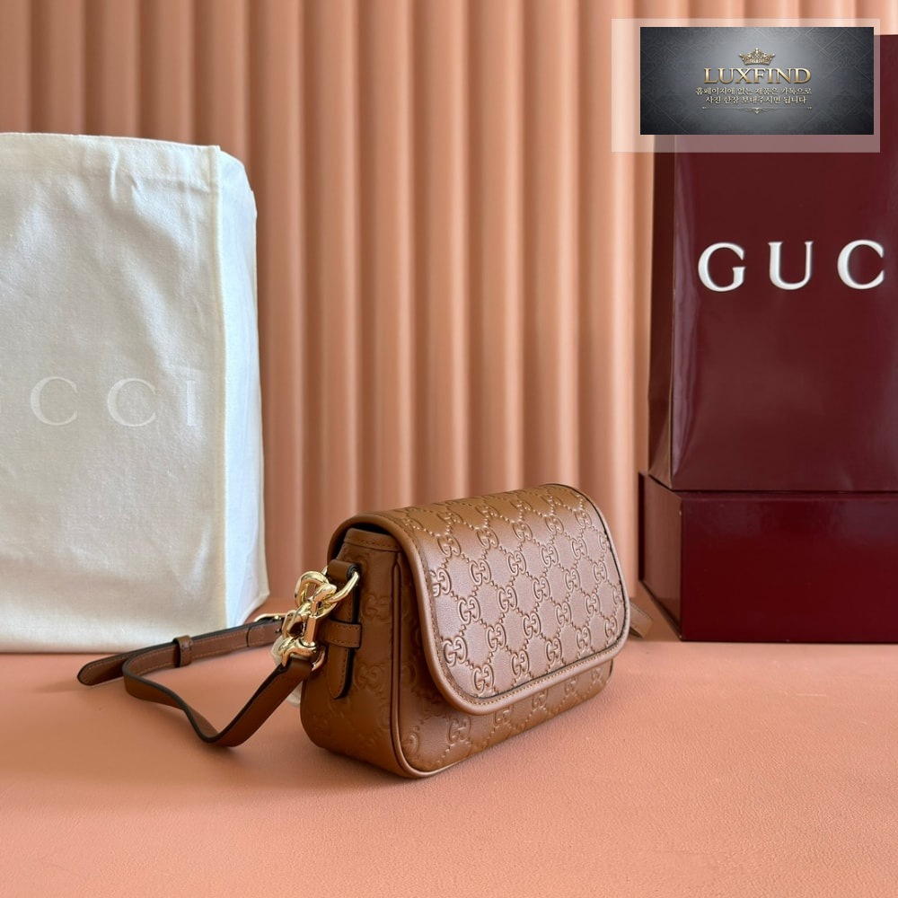 Gucci GG Emblem Shoulder