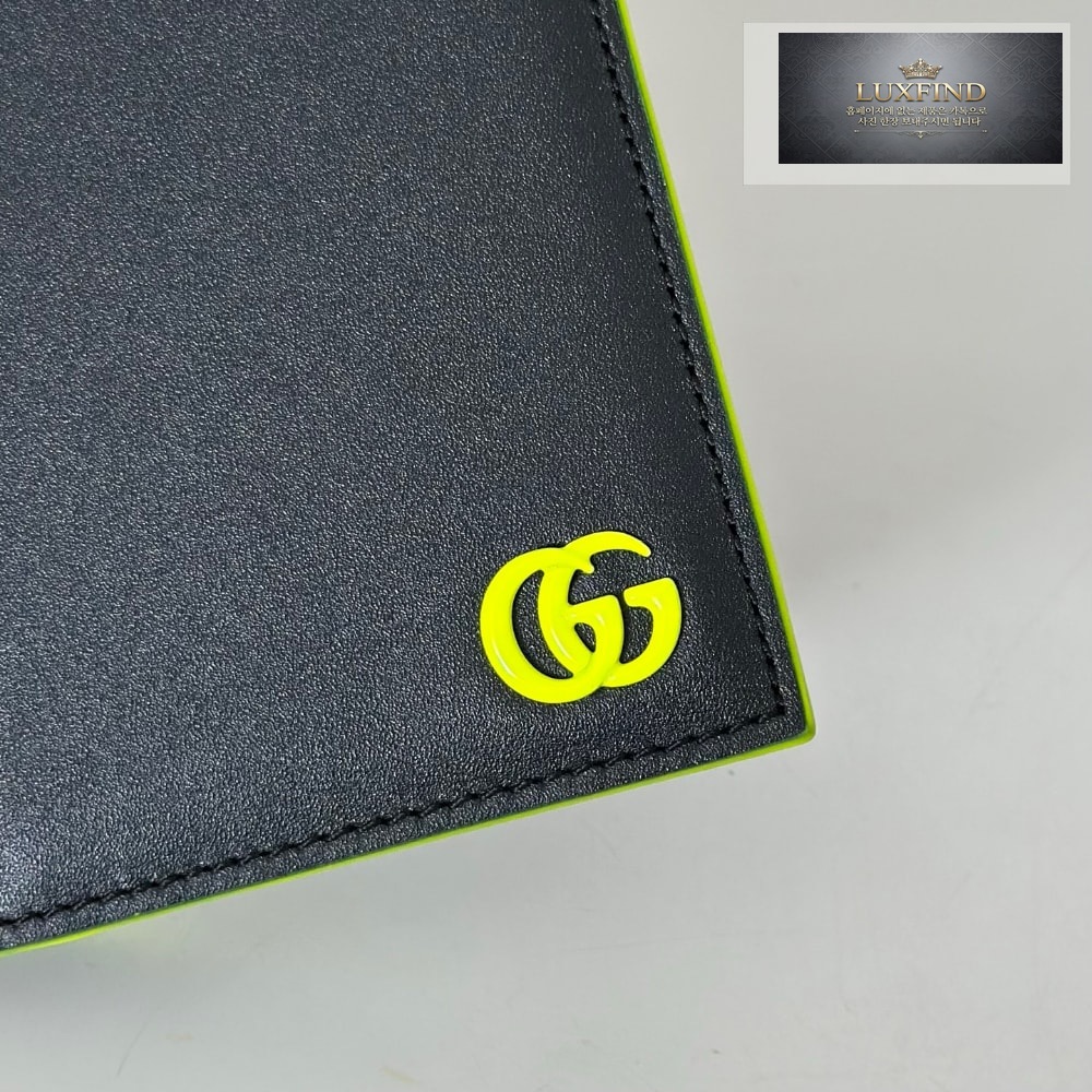 Gucci 835054