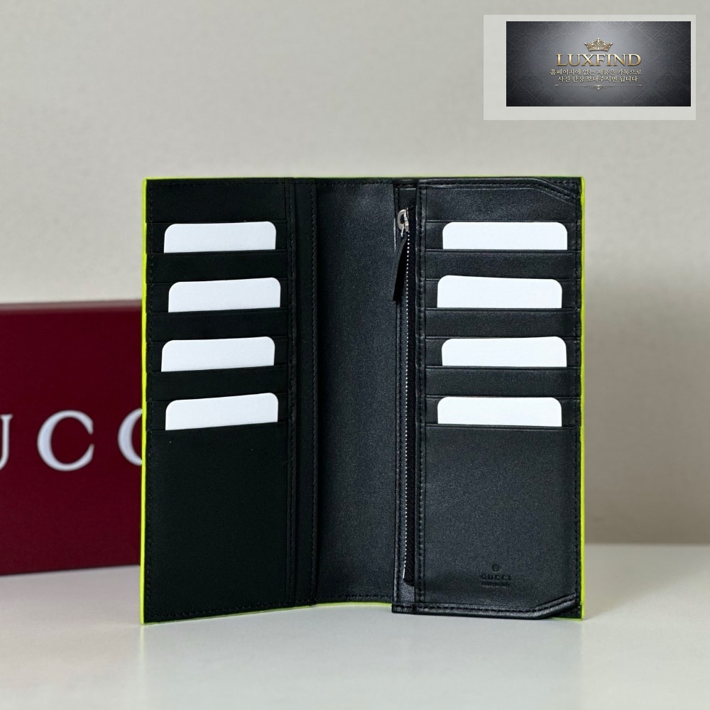 Gucci 835054