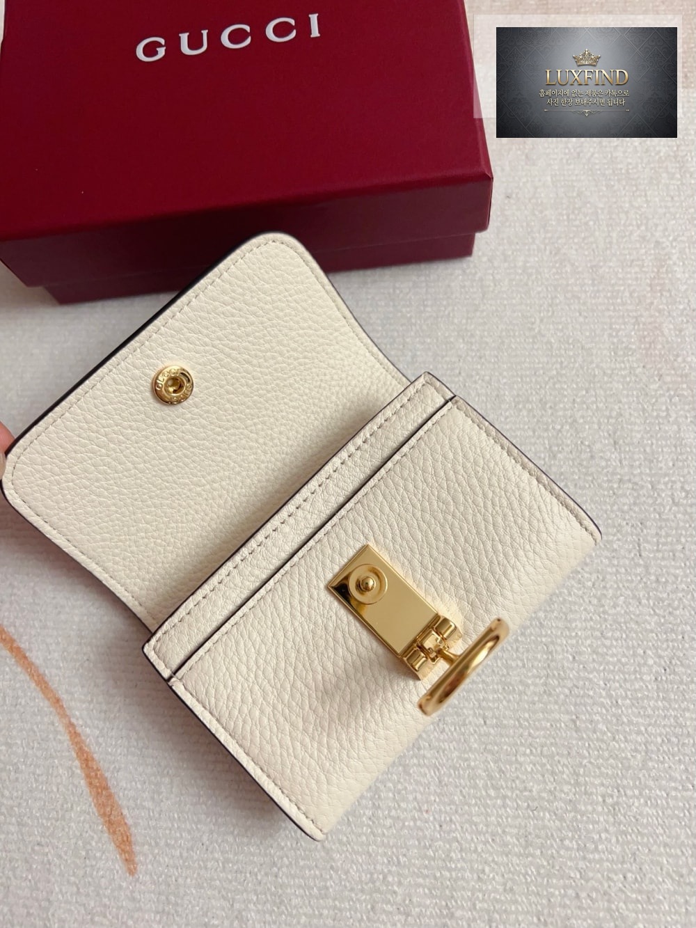 Gucci 828148