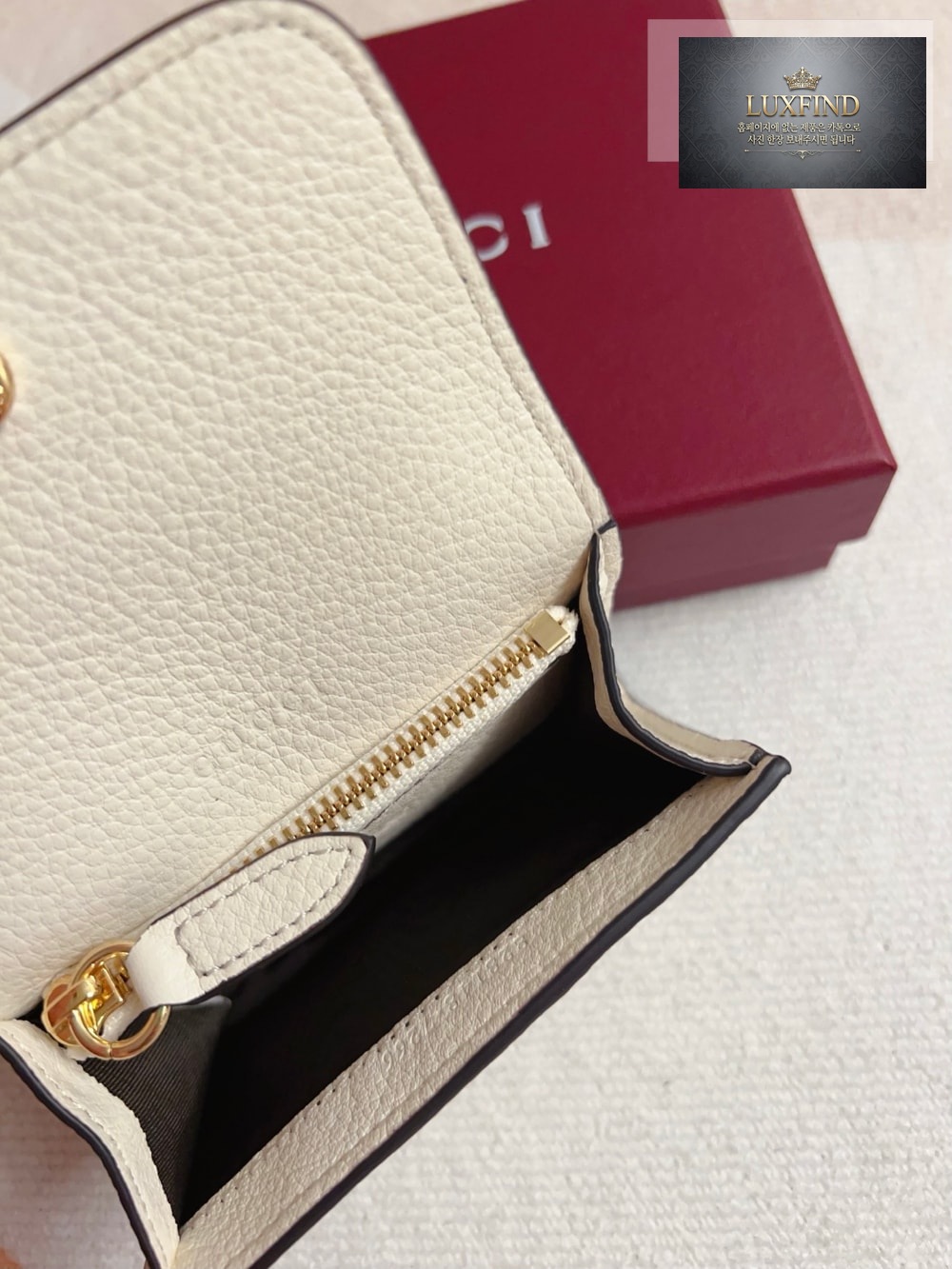 Gucci 828148