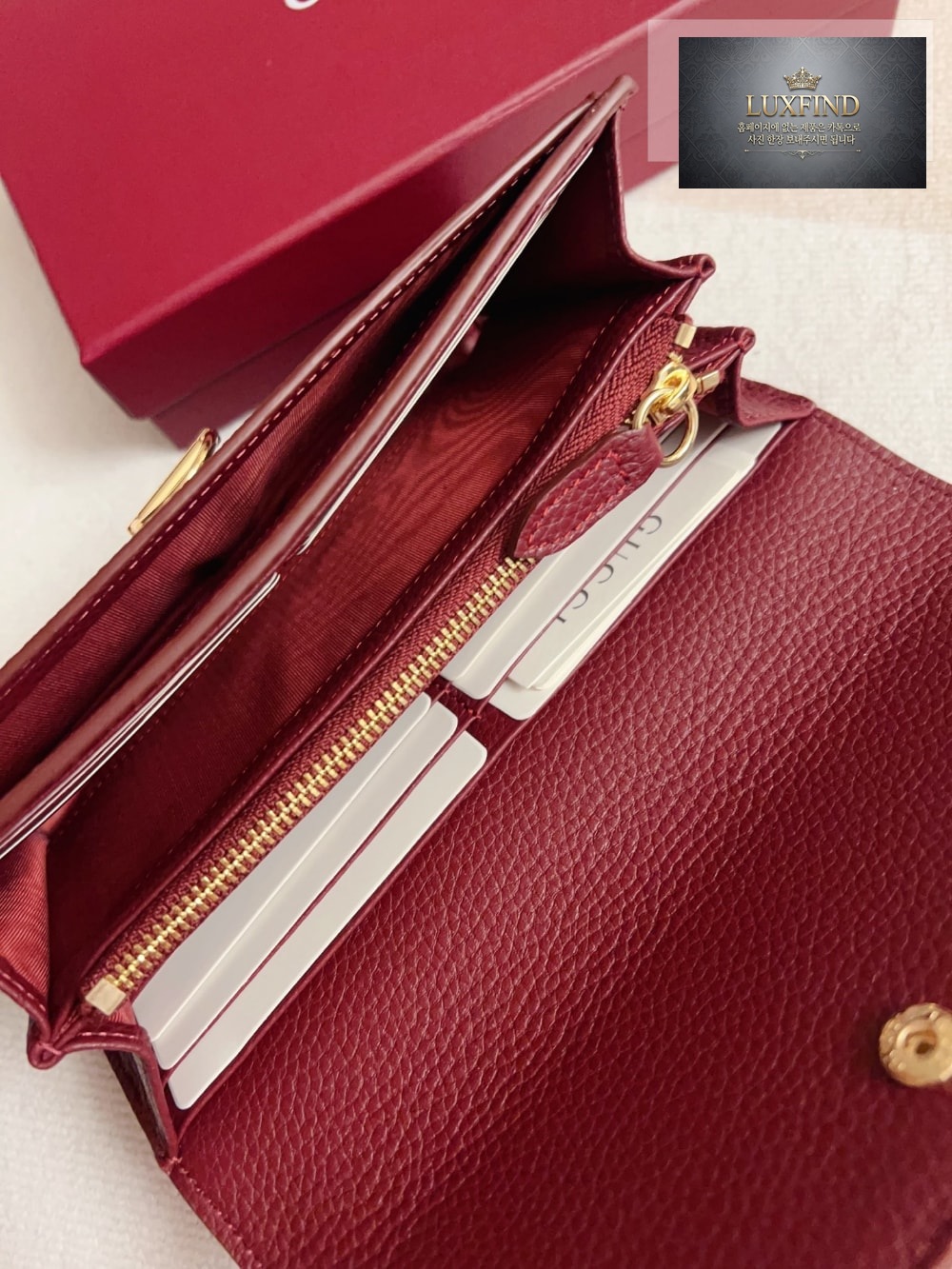 Gucci 828147
