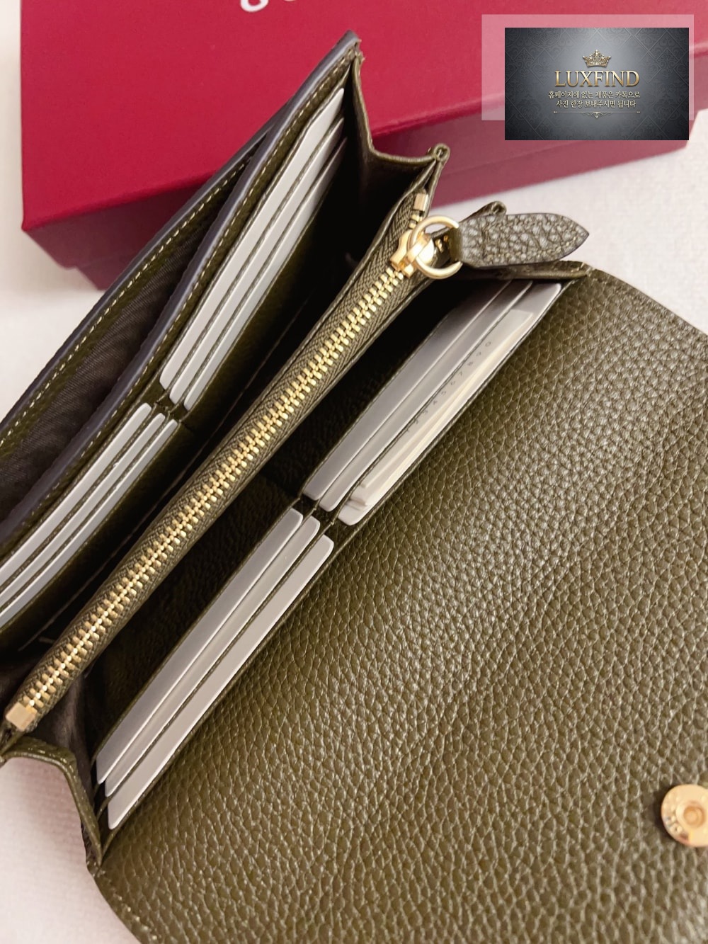 Gucci 828147