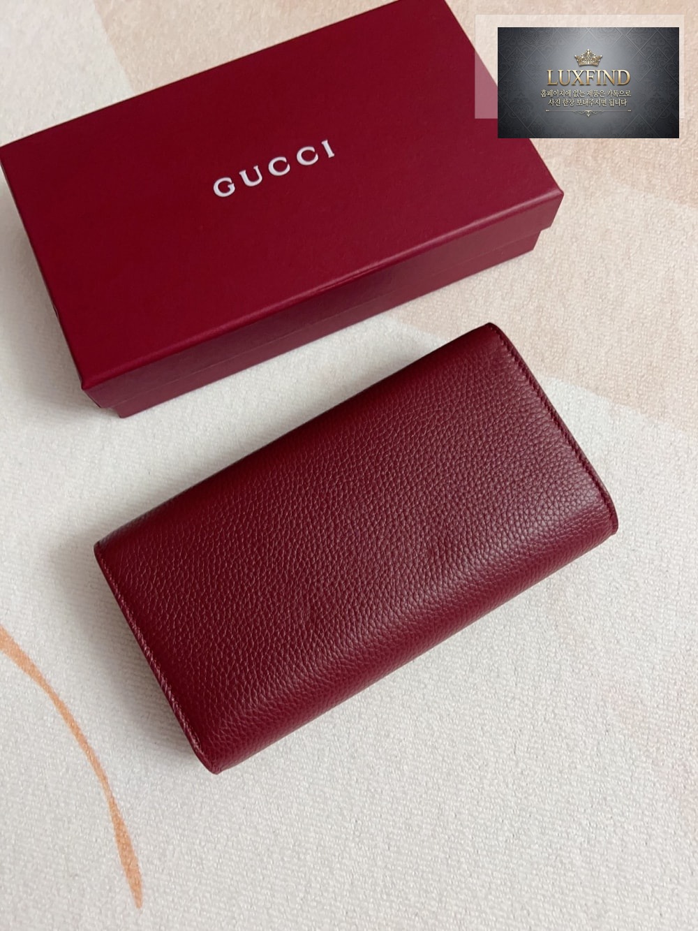 Gucci 828147