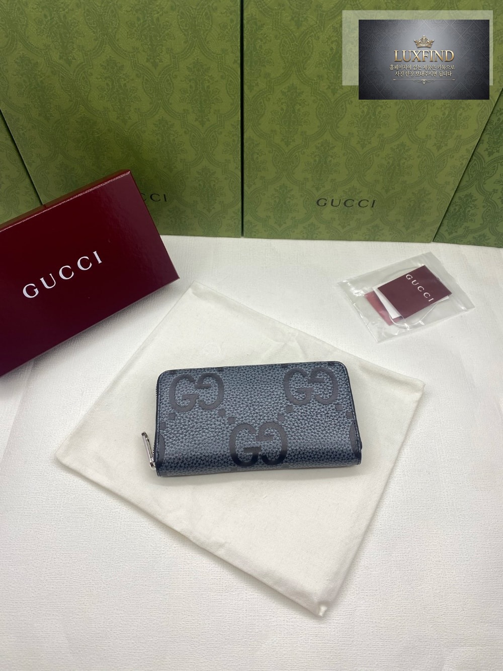 Gucci 739484