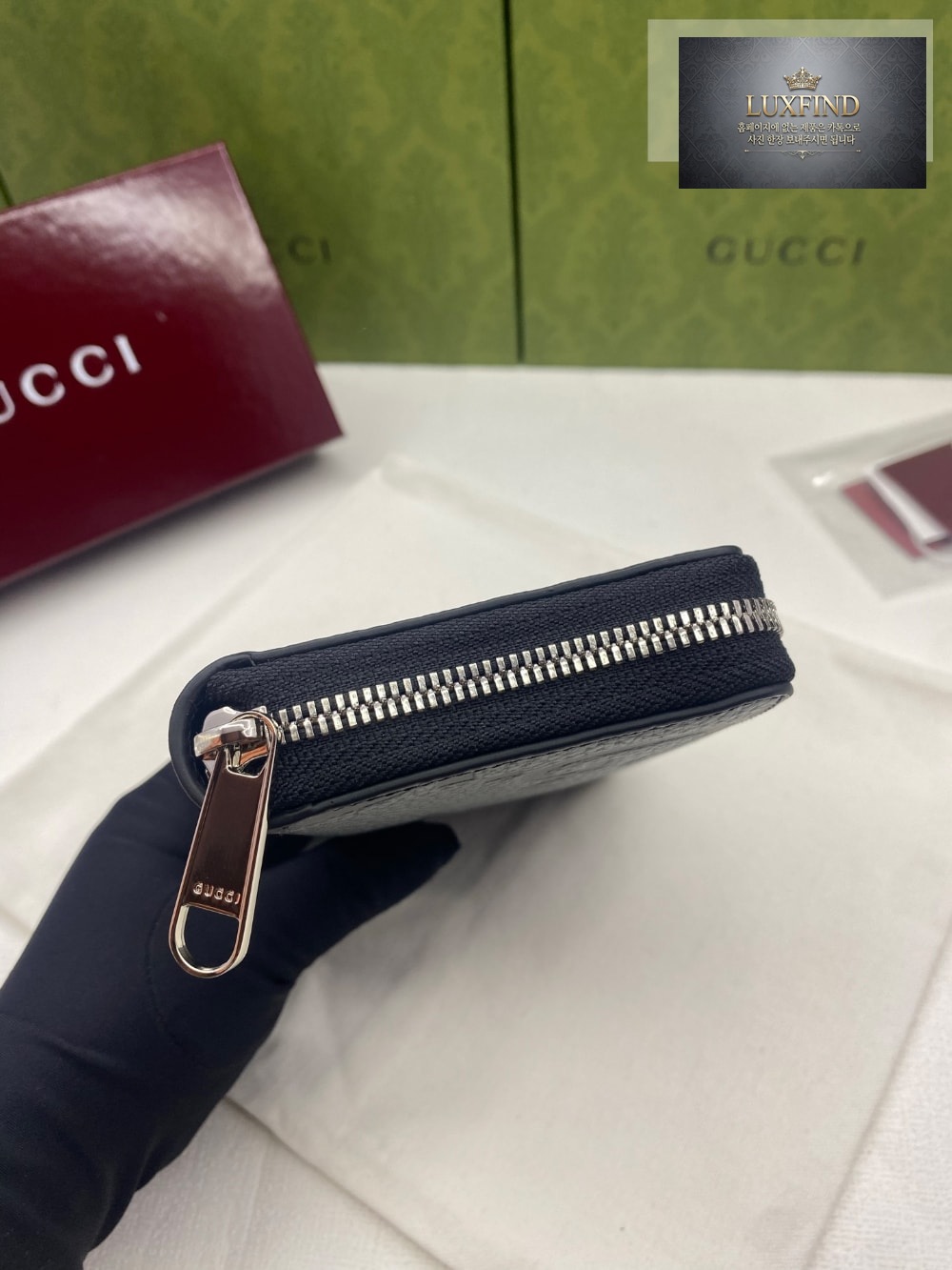 Gucci 739484