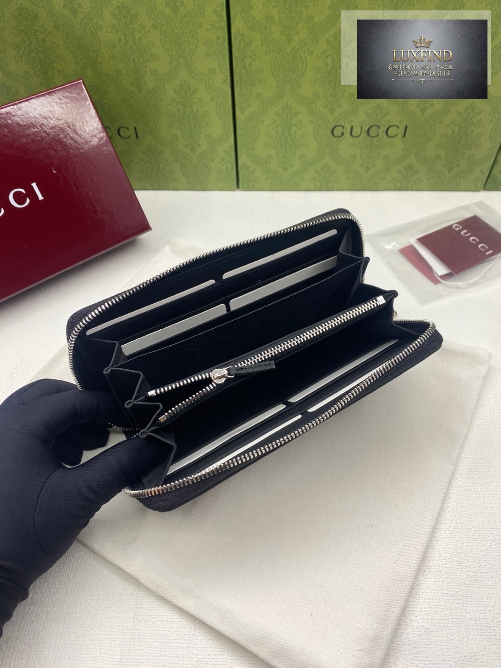 Gucci 739484