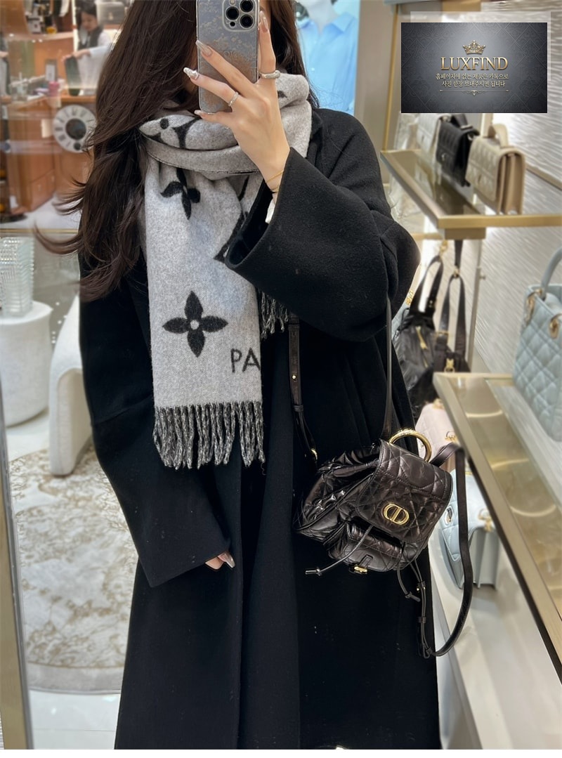 디올 카로 스몰 백팩 블랙 매크로까나쥬 크링클