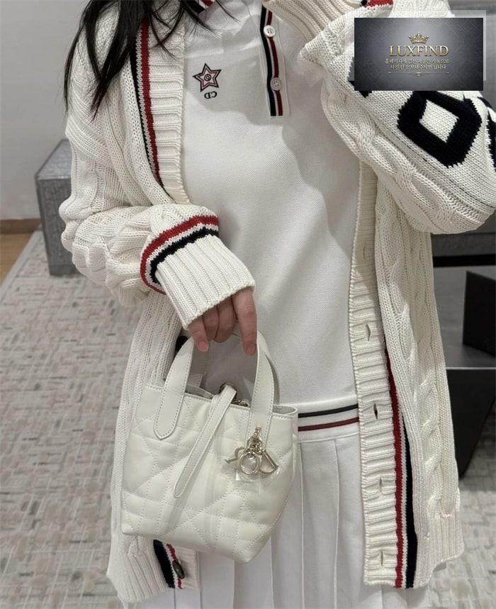 디올 뚜주흐 버티컬 나노 토트백 라떼 매크로까나쥬