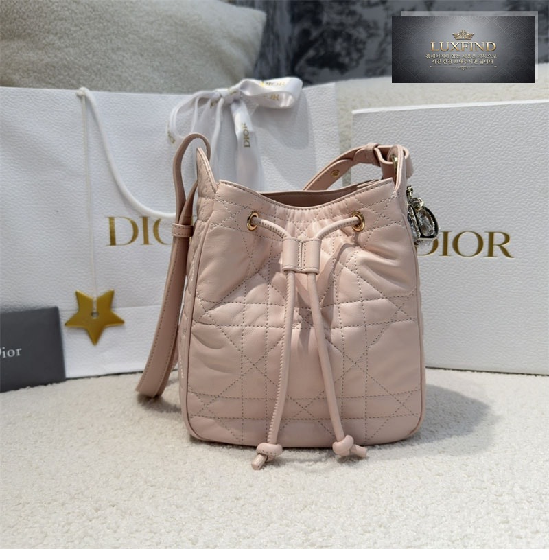 디올 D-Major 스몰 백 파우더 핑크 매크로 까나쥬 램스킨