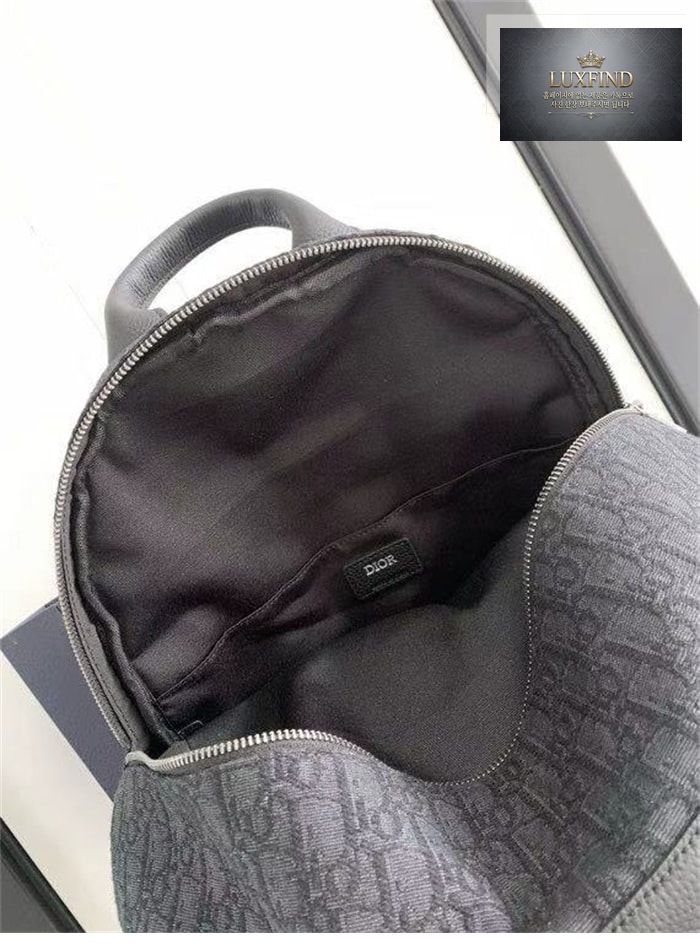 디올 8 오블리크 백팩