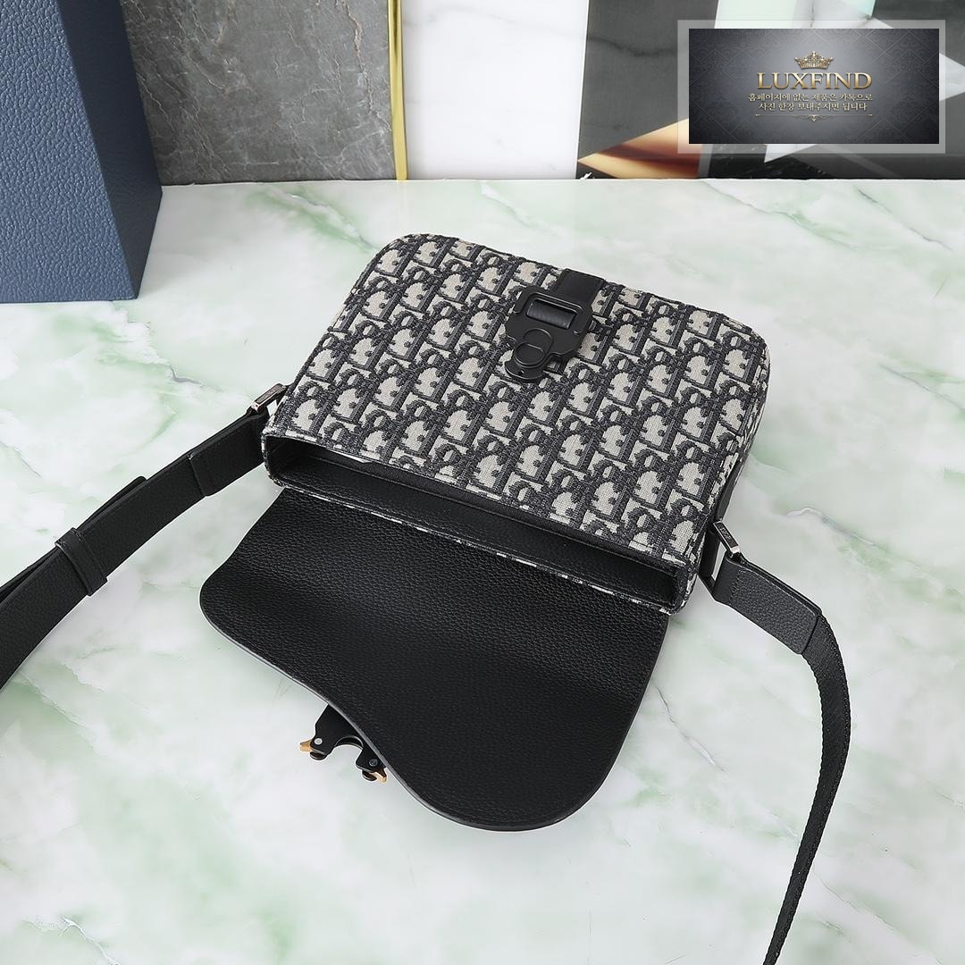 Dior Saddle Messenger