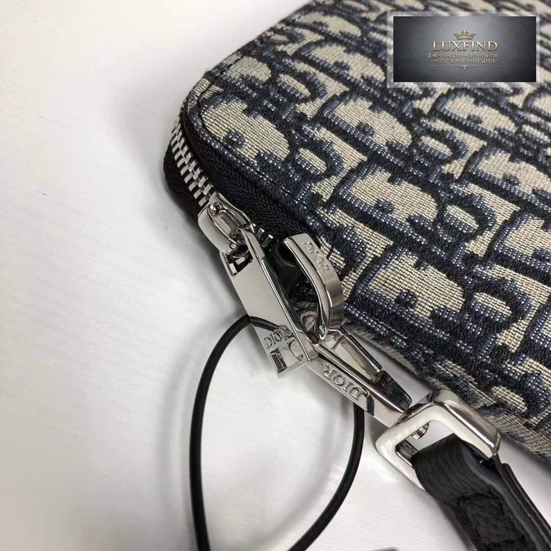 Dior Pouch