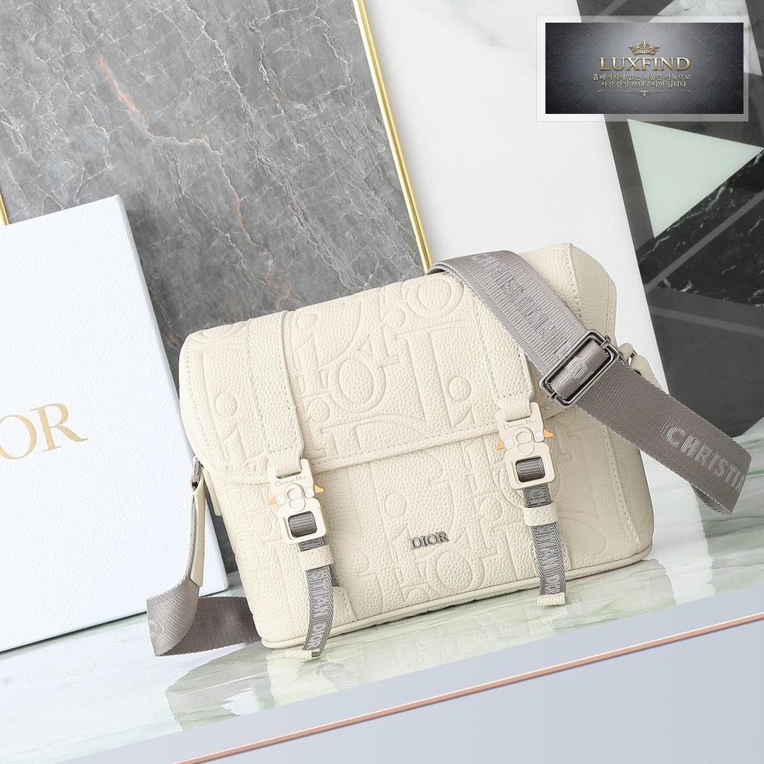 Dior Hit The Road Messenger Flap
