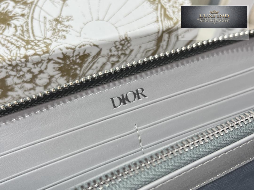 Dior Zipped Long Wallet