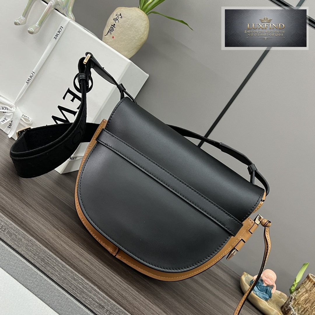 로에베 소프트 카프스킨 & 자카드 스몰 게이트 백 20*19*11.5CM