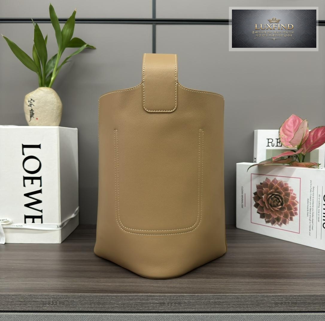 Loewe Pebble Bucket Medium