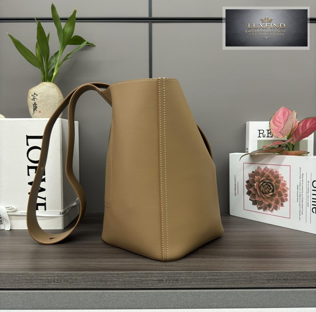 Loewe Pebble Bucket Medium