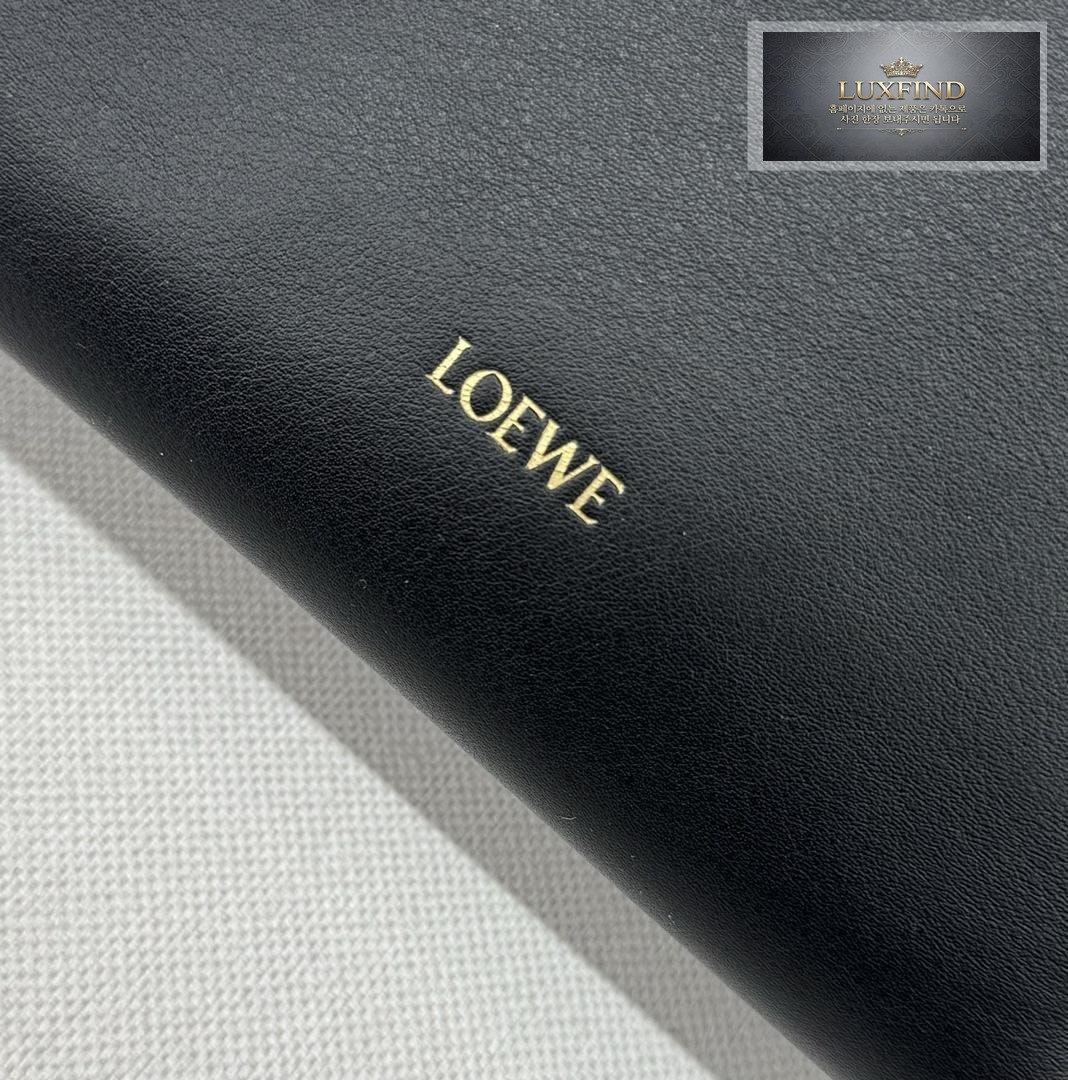 Loewe Flamenco Clutch