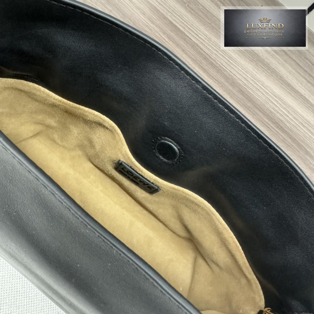 Loewe Flamenco Clutch