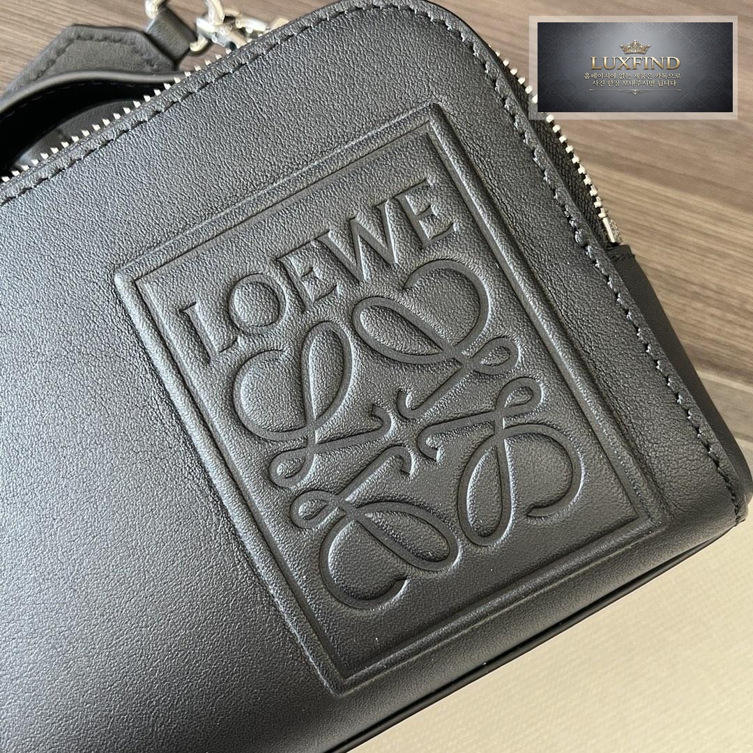 Loewe Camera Shoulder