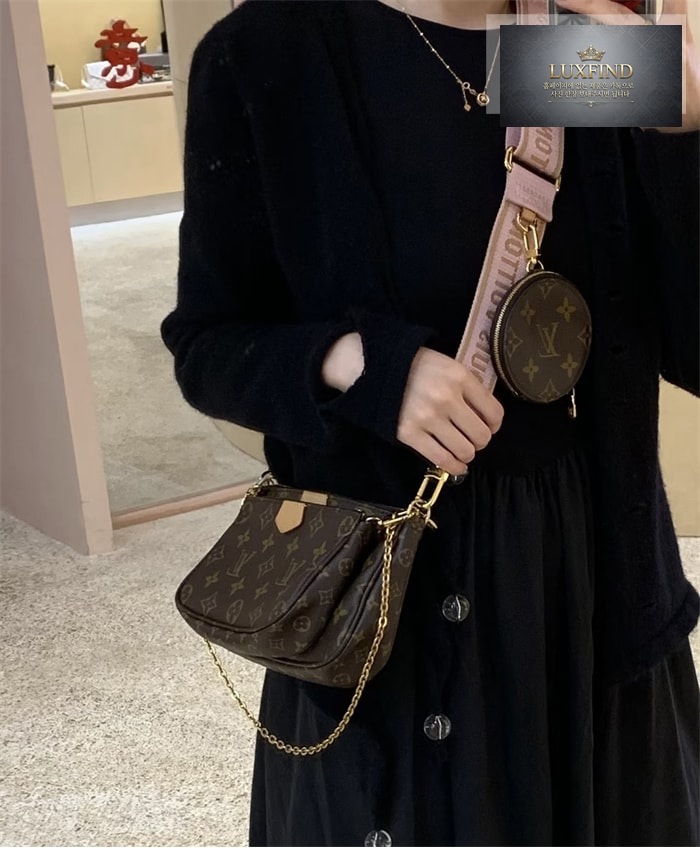 루이비통 멀티 포쉐트 악세수아 모노그램 M44840