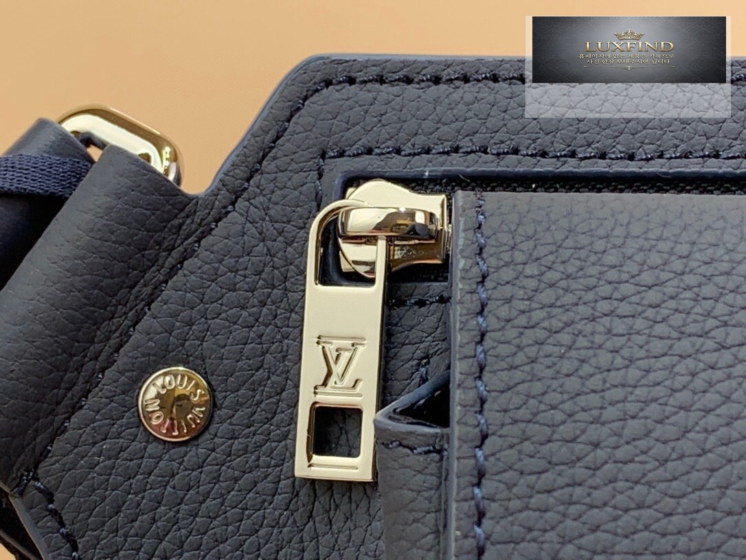 루이비통 LV 에어로그램 슬링백 힙색 M57081 / 하이엔드 가죽