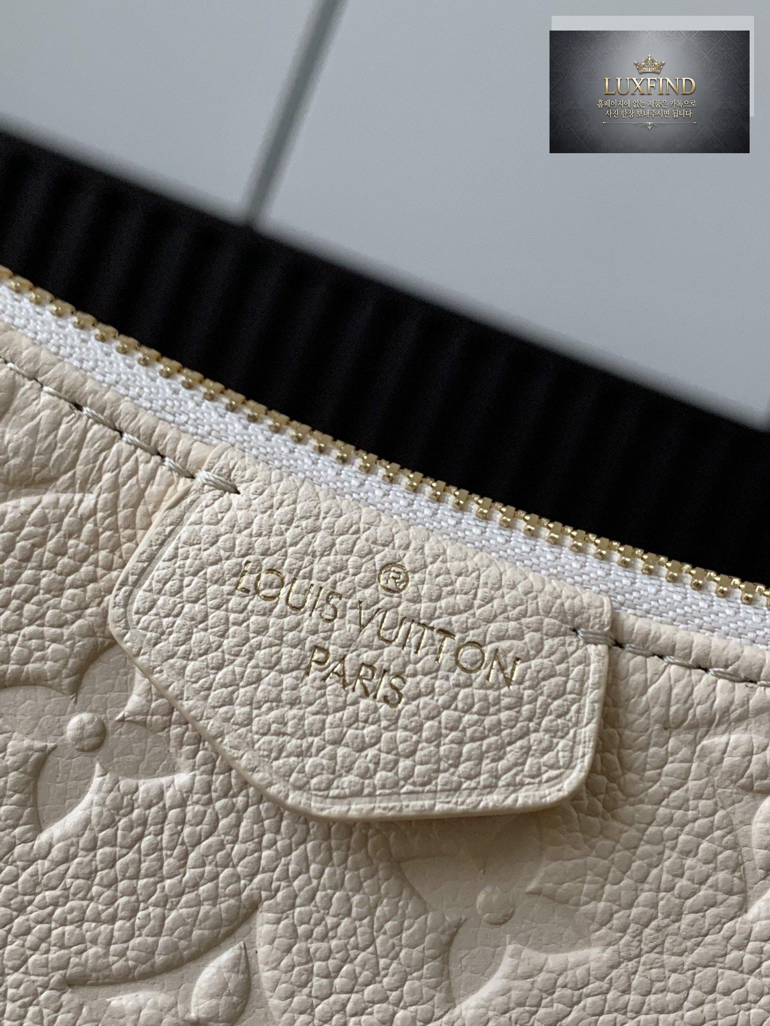 Louis Vuitton Easy Pouch on Strap