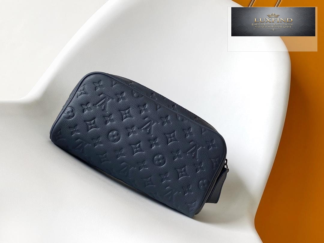 Louis Vuitton Dopp Kit