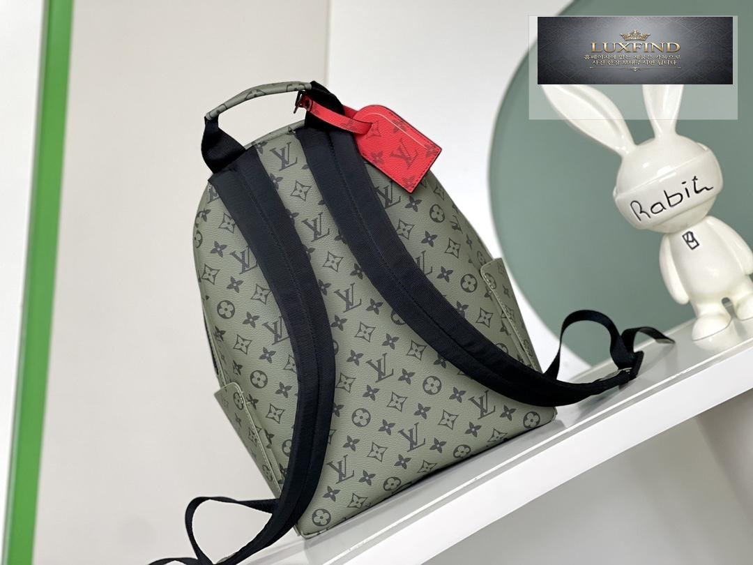 Louis Vuitton Discovery BackPack