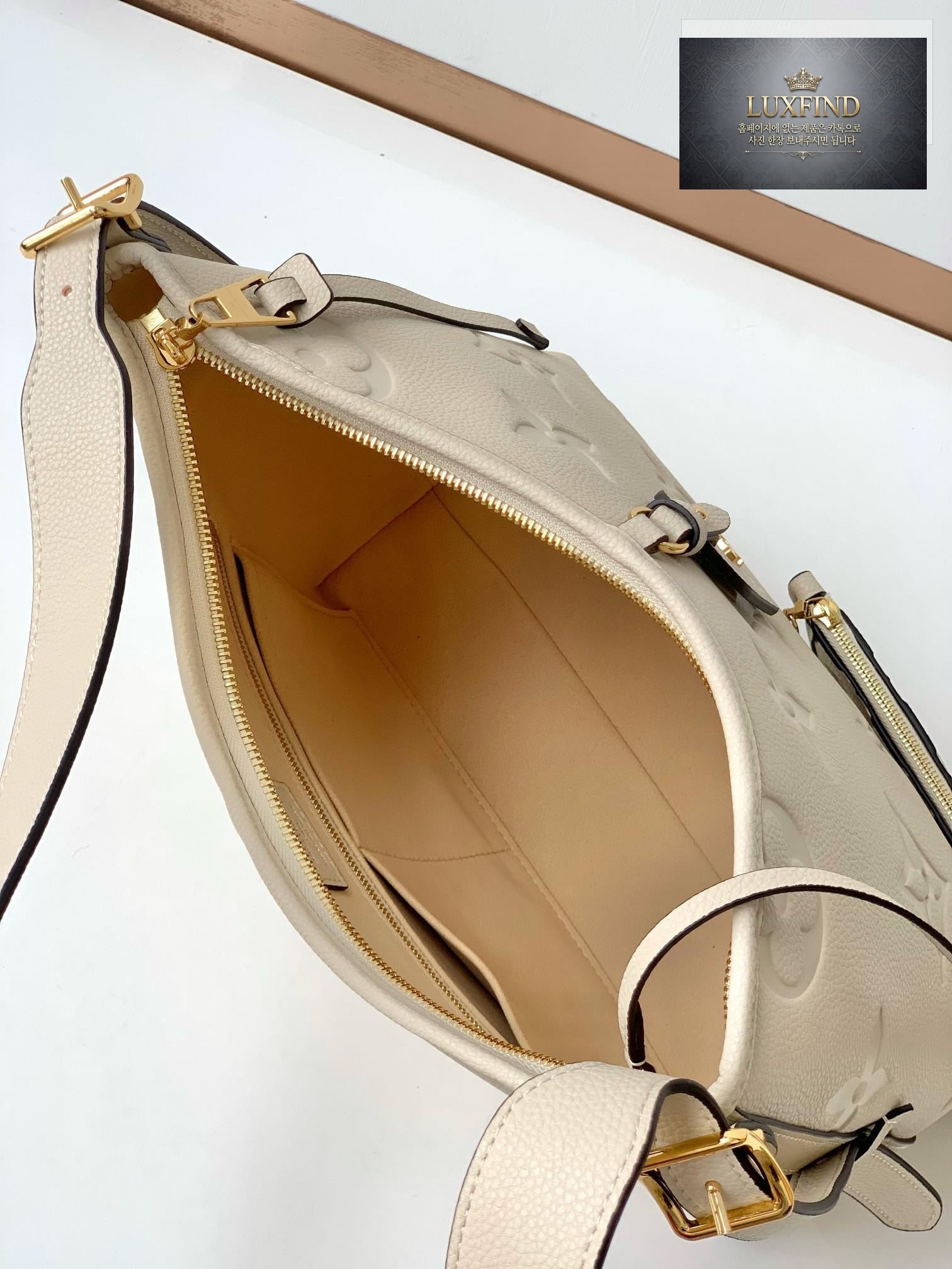 Louis Vuitton Carry All PM