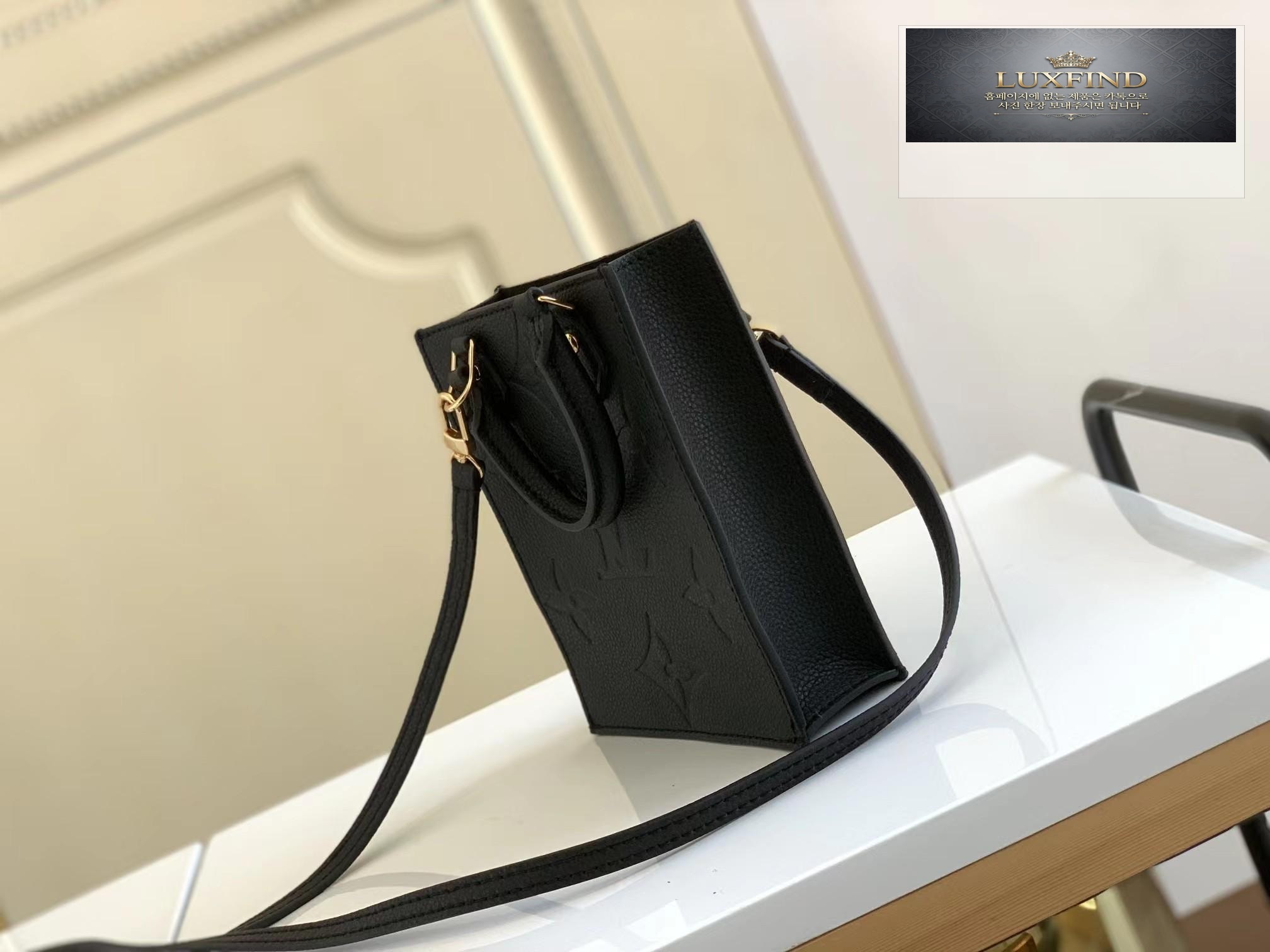 Louis Vuitton Petit Sac Plat