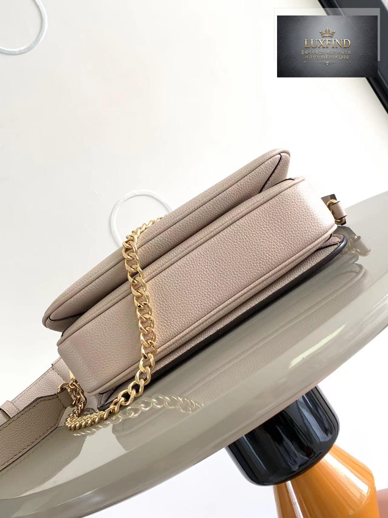 Louis Vuitton Oxford Lockme