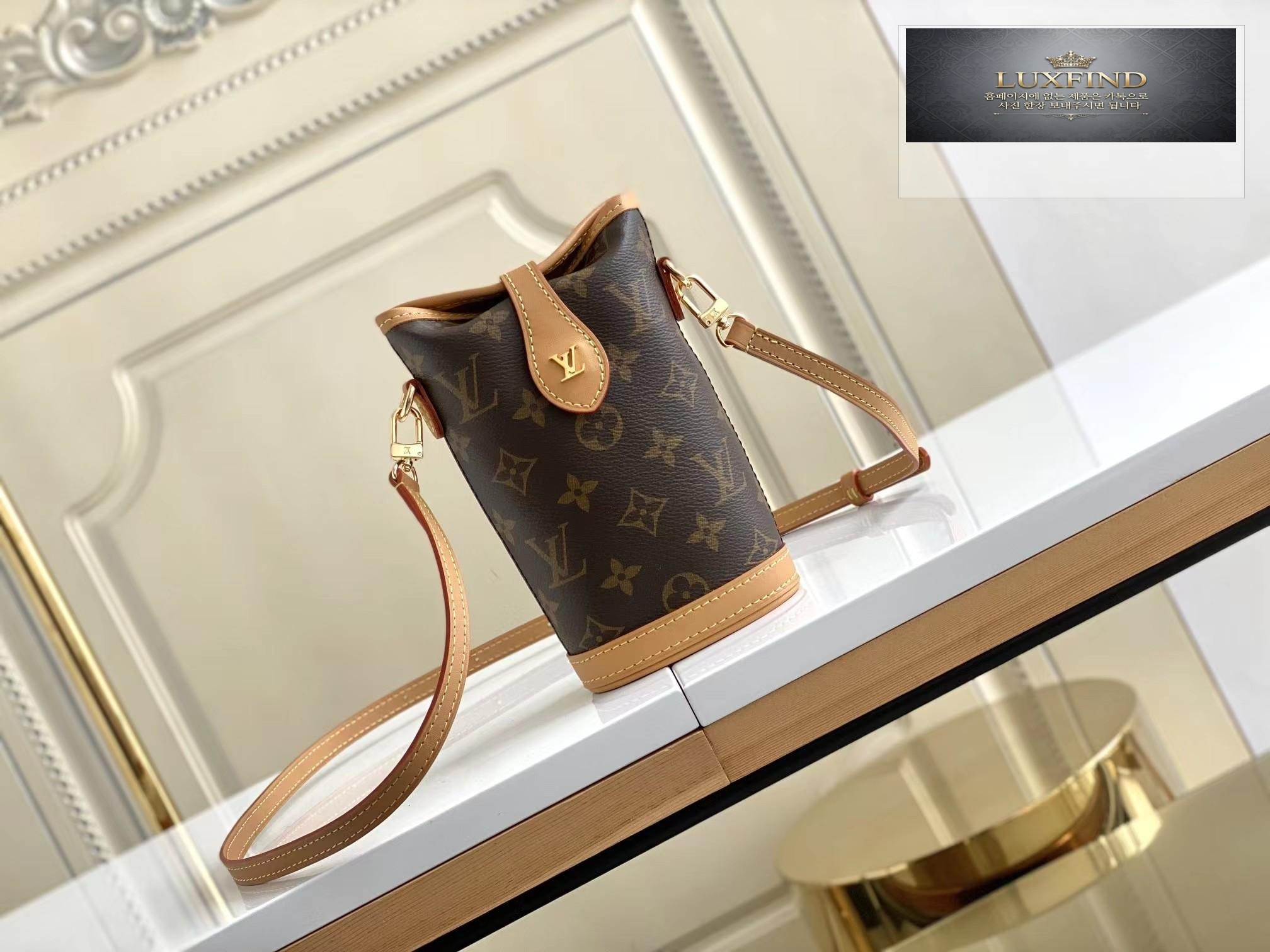 Louis Vuitton Fold Me Pouch Monogram