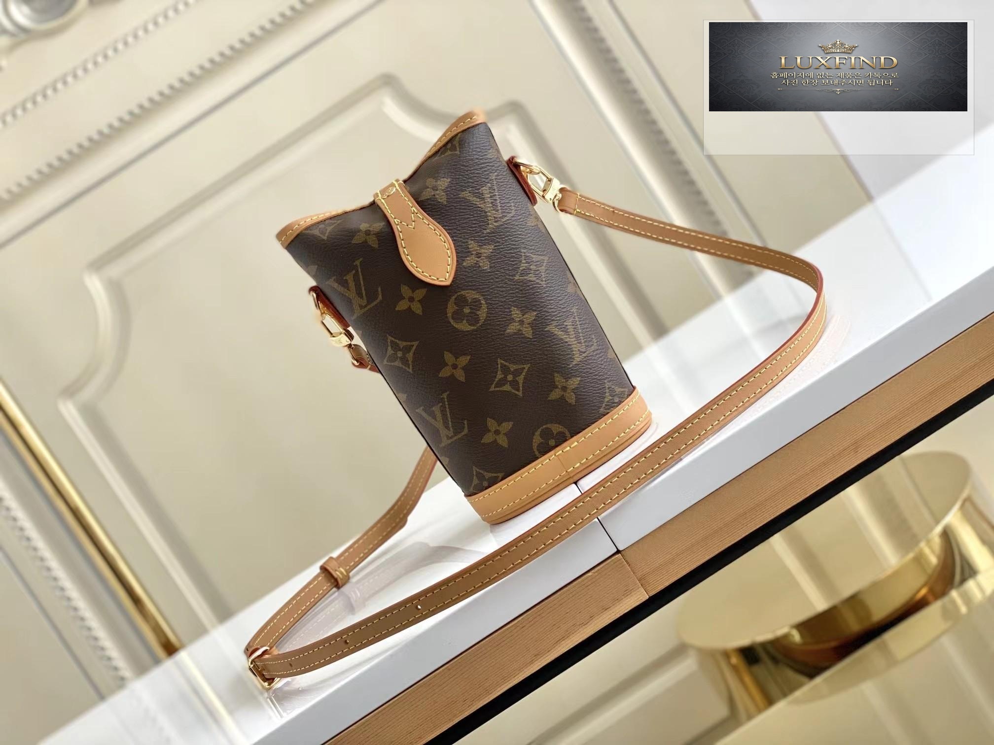 Louis Vuitton Fold Me Pouch Monogram