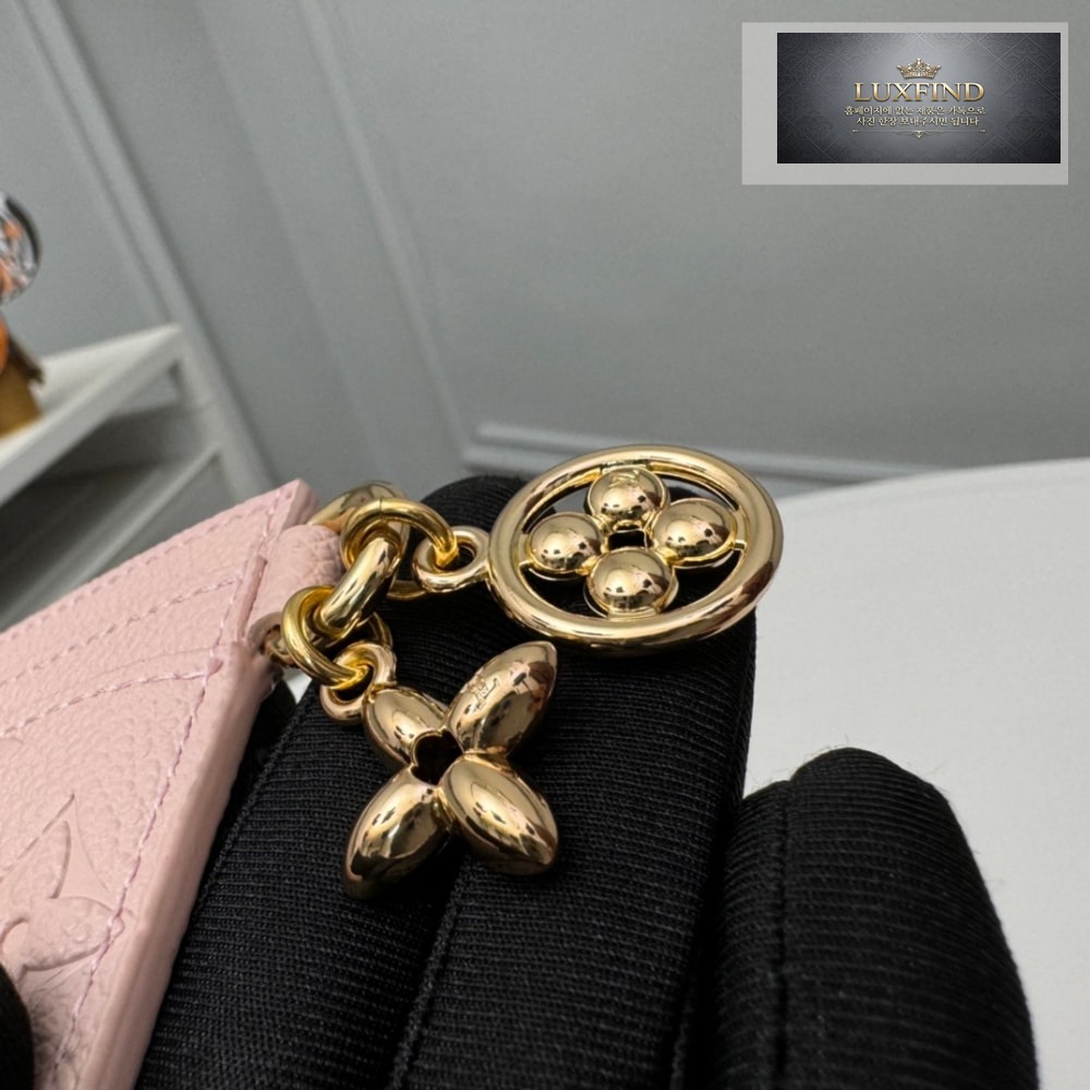 Louis Vuitton M83585