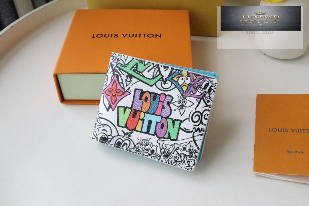 Louis Vuitton M82011