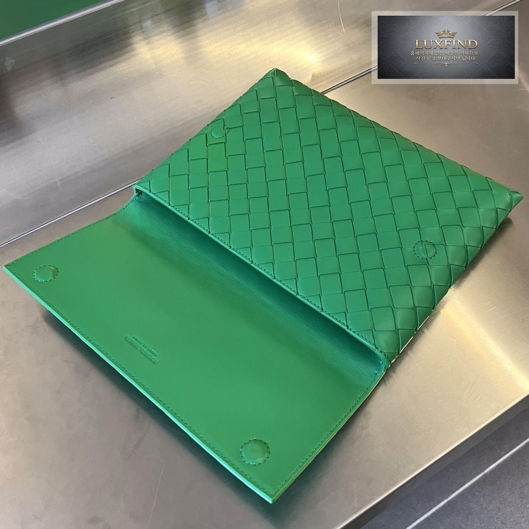 Bottega Veneta intrecio Flap Pouch