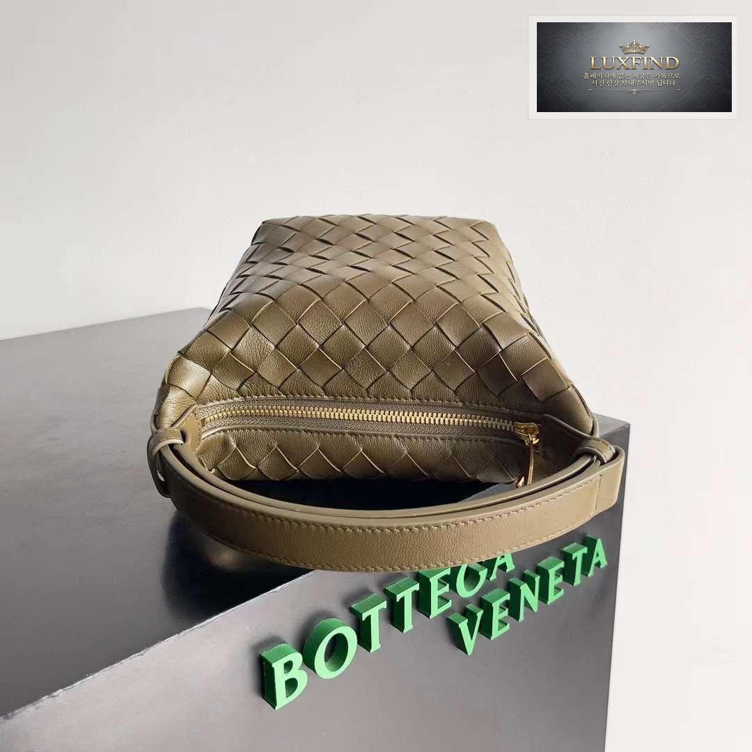 Bottega Veneta Wallis