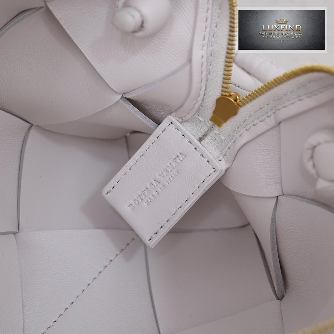 Bottega Veneta Small Cassette Camera Bag