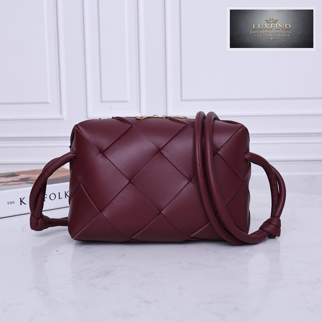 Bottega Veneta Small Cassette Camera Bag