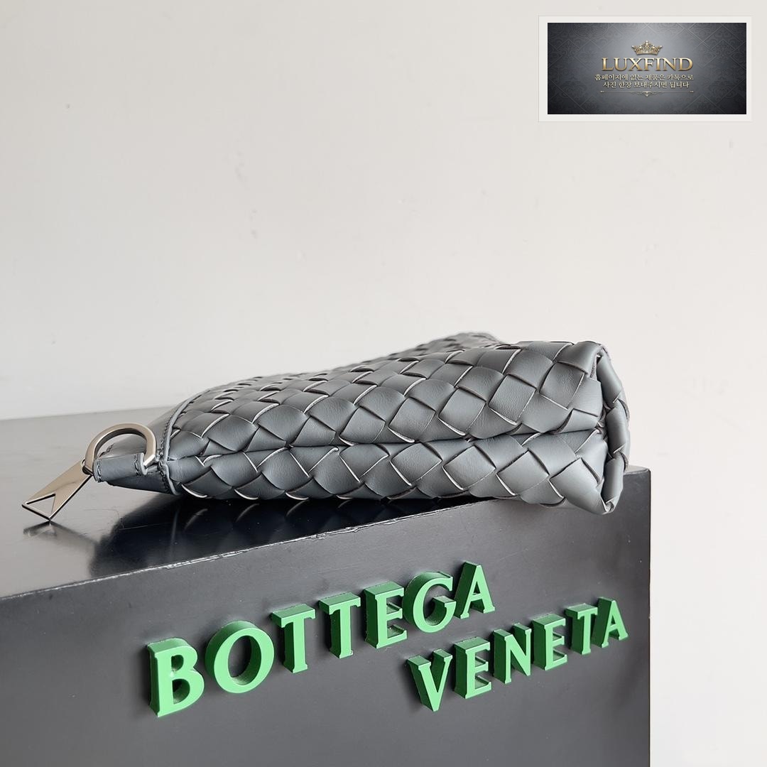 Bottega Veneta Intrecciato Zip Pouch
