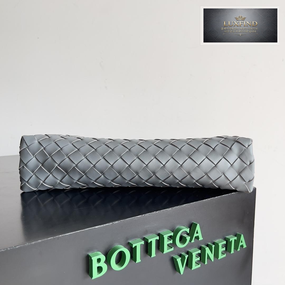 Bottega Veneta Intrecciato Zip Pouch