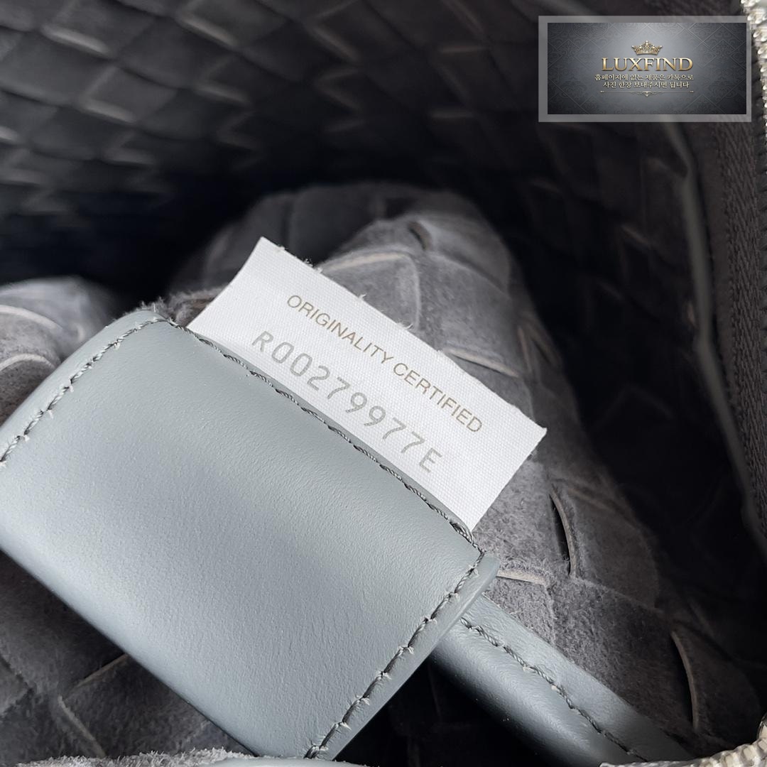 Bottega Veneta Intrecciato Zip Pouch
