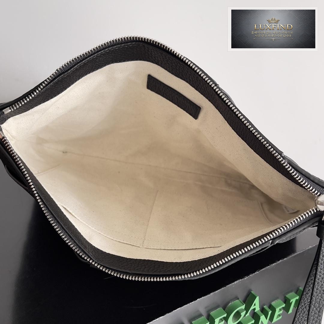 Bottega Veneta Diago Pouch