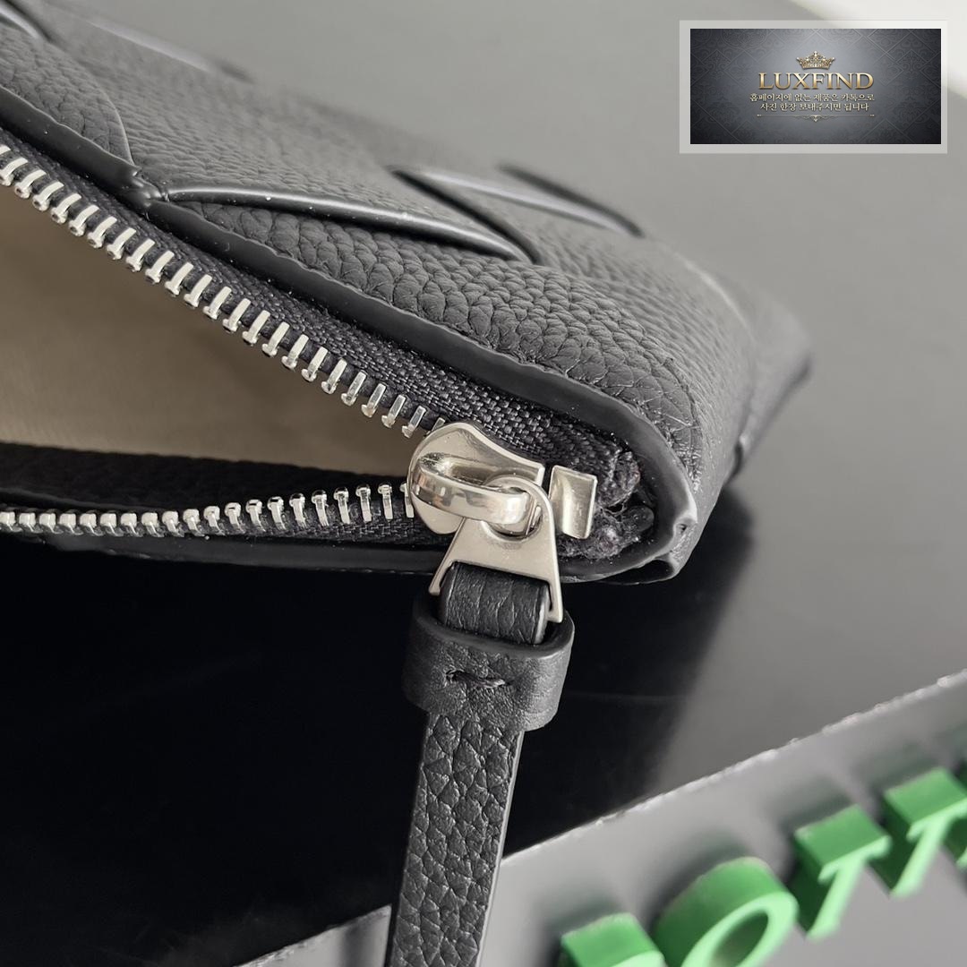 Bottega Veneta Diago Pouch