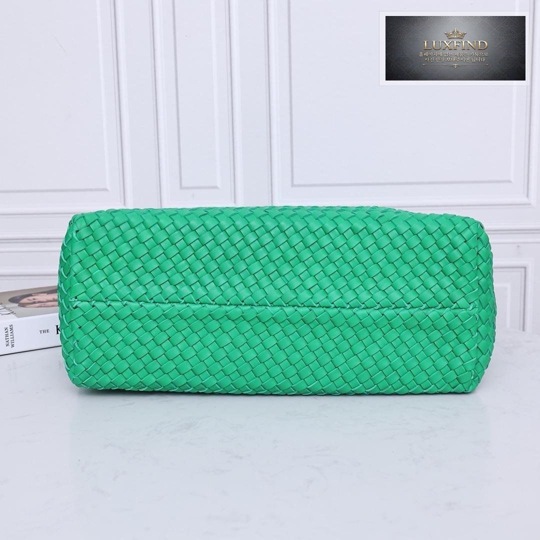 Bottega Veneta Cava Medium